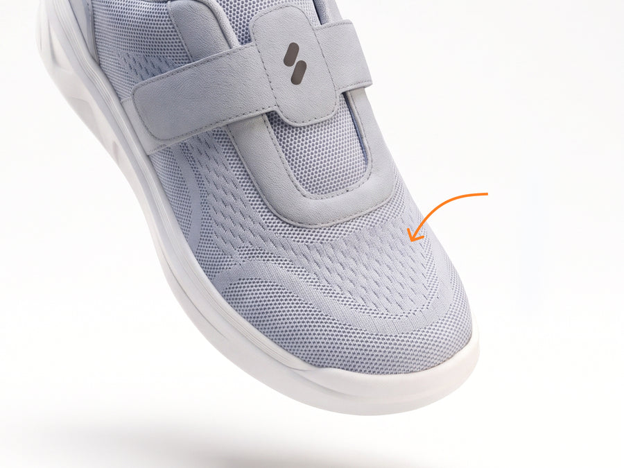 Close-up of the Silwer Ease knit upper at the toe